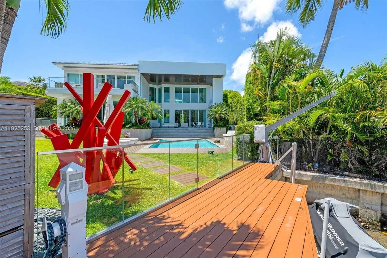 420 Island Dr - Photo 2 of 50