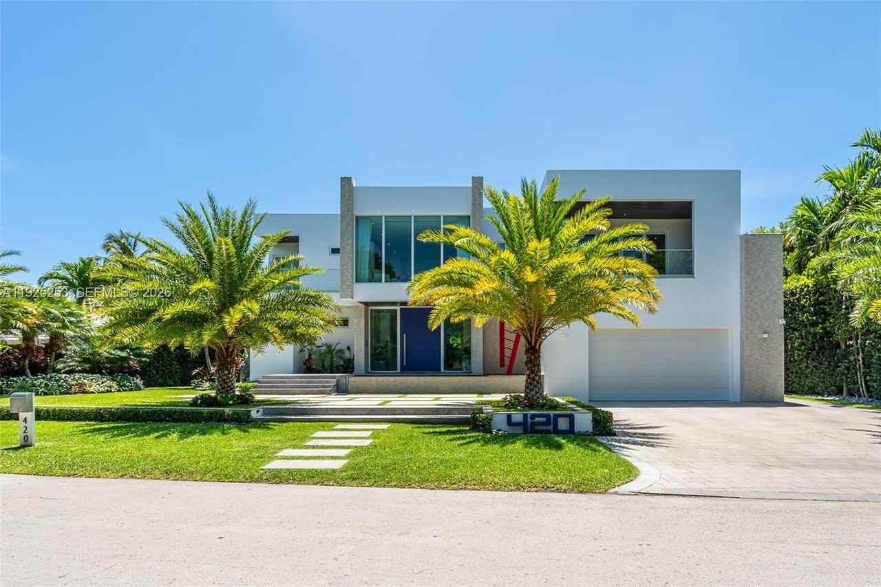 420 Island Dr - Photo 3 of 50