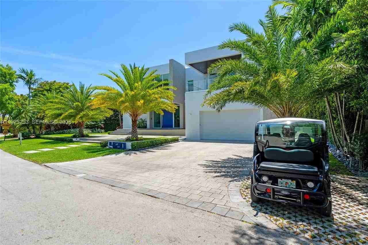 420 Island Dr - Photo 4 of 50