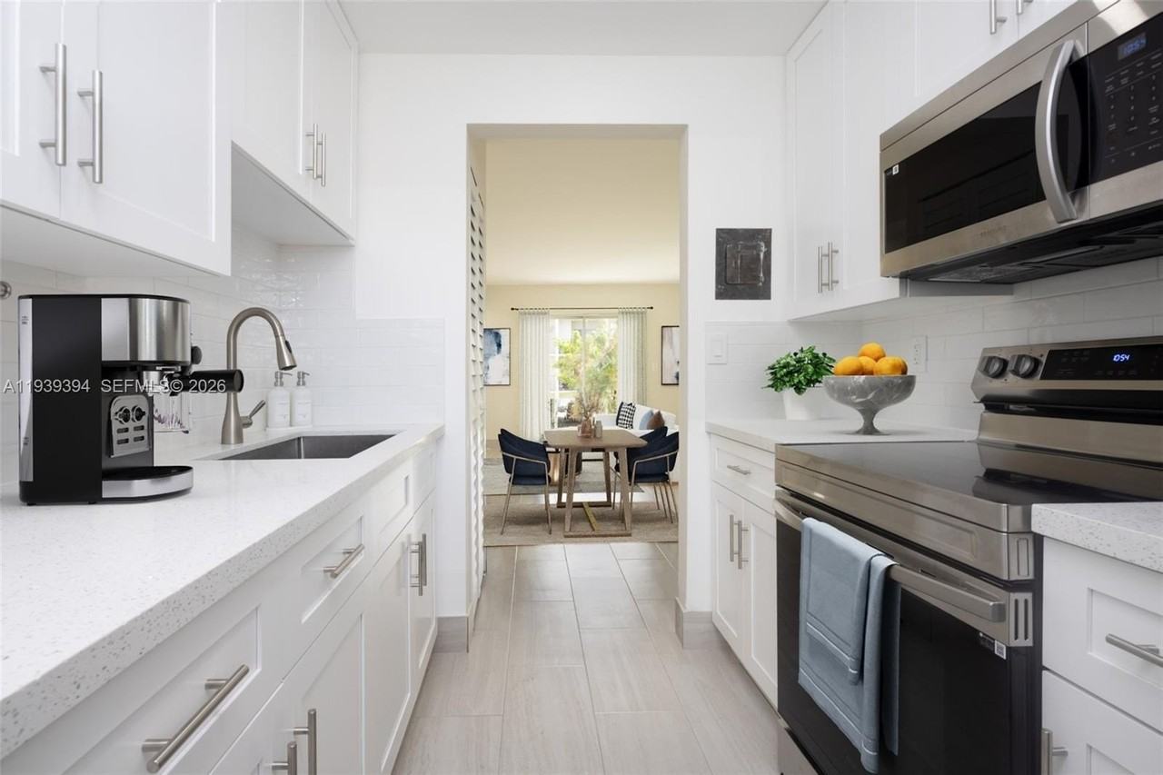 1355 W 44th Pl #112 - Photo 2 of 3