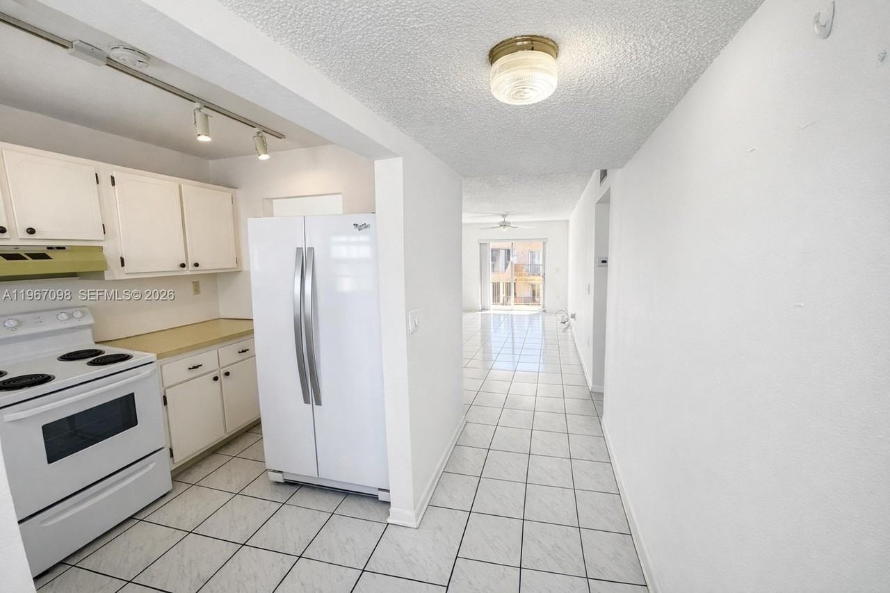 1630 W 46th St #514B - Photo 3 of 13