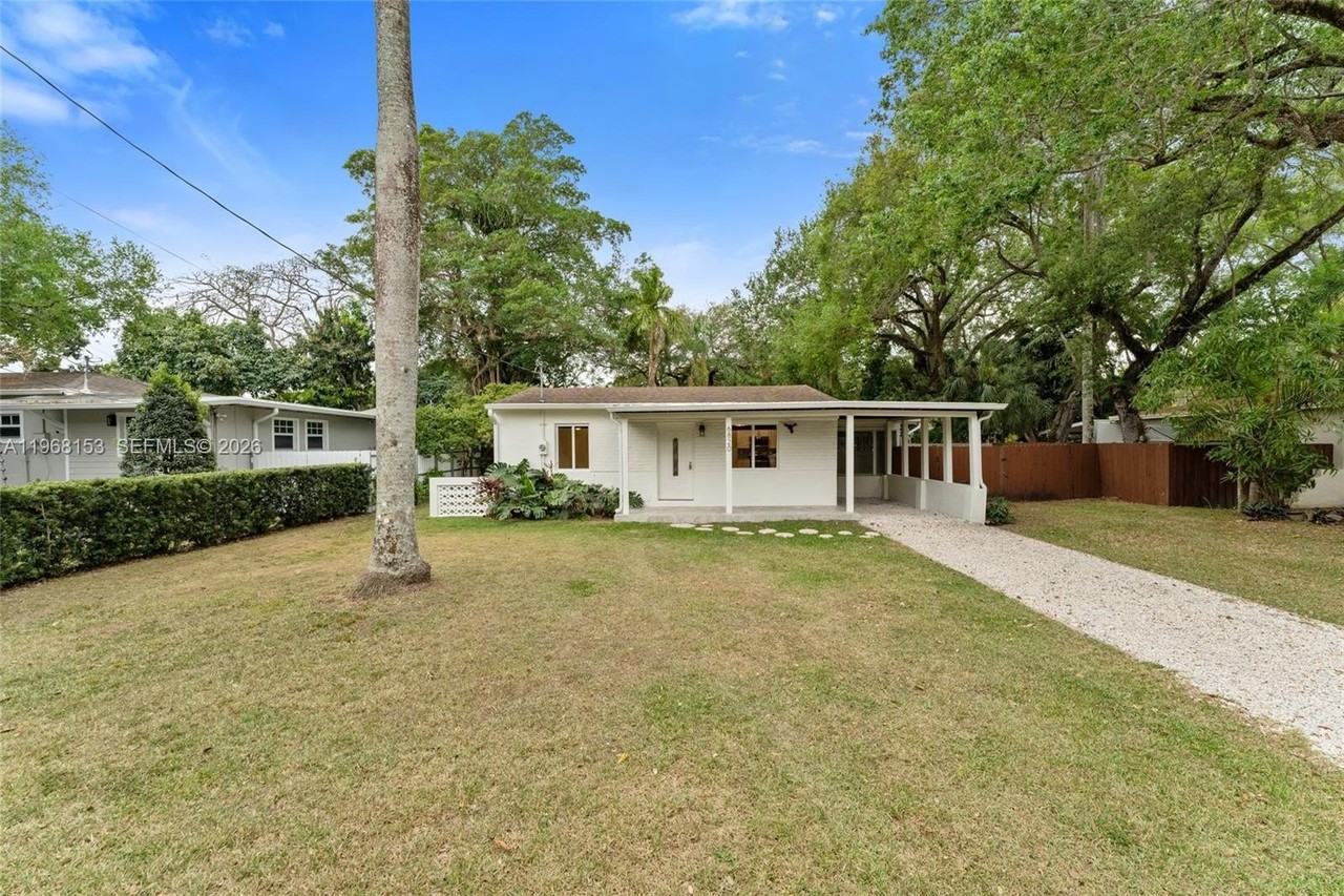 6820 Sw 77th Ter - Photo 4 of 23