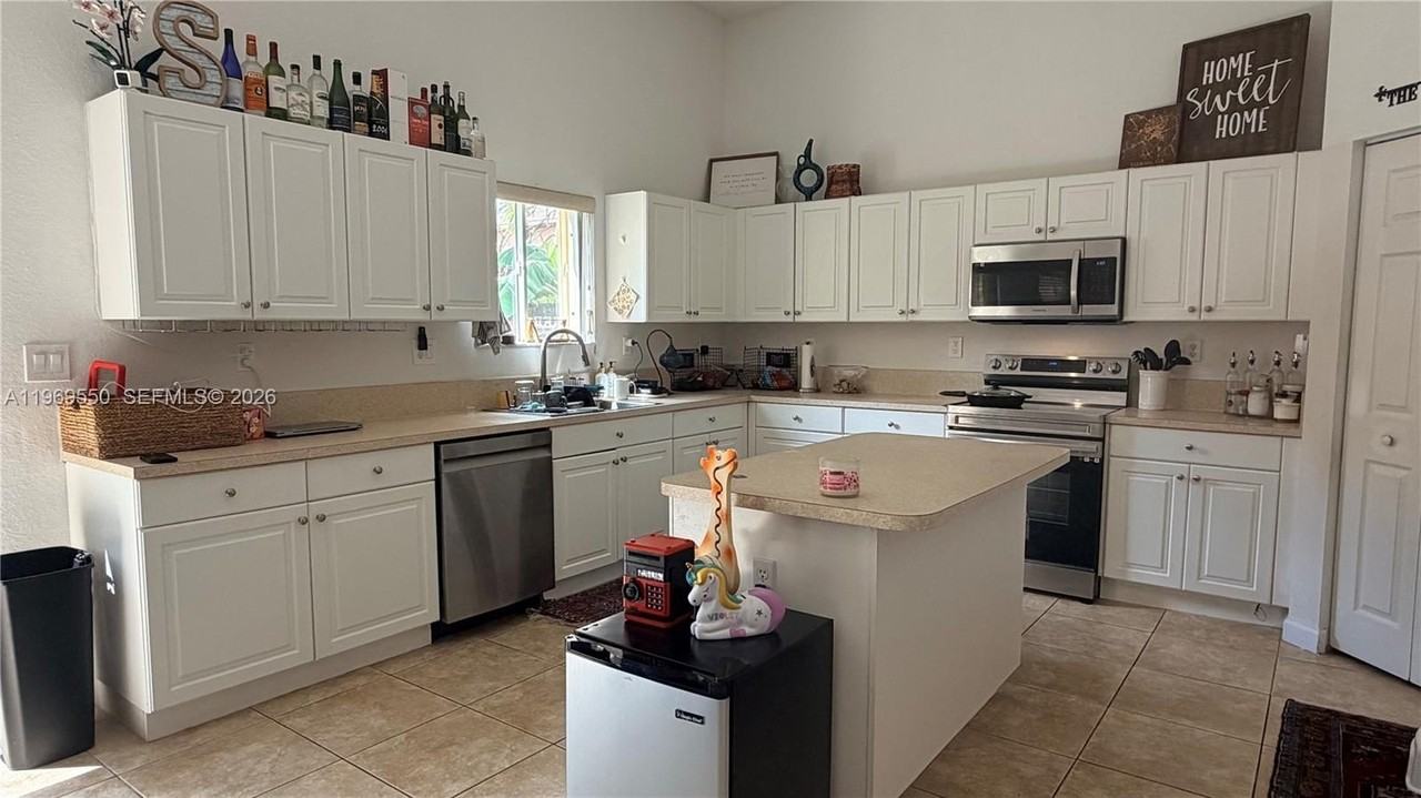 9468 Sw 221st Ln - Photo 5 of 33