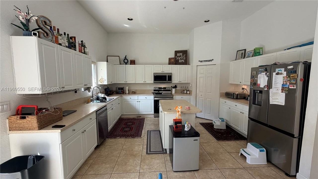 9468 Sw 221st Ln - Photo 6 of 33