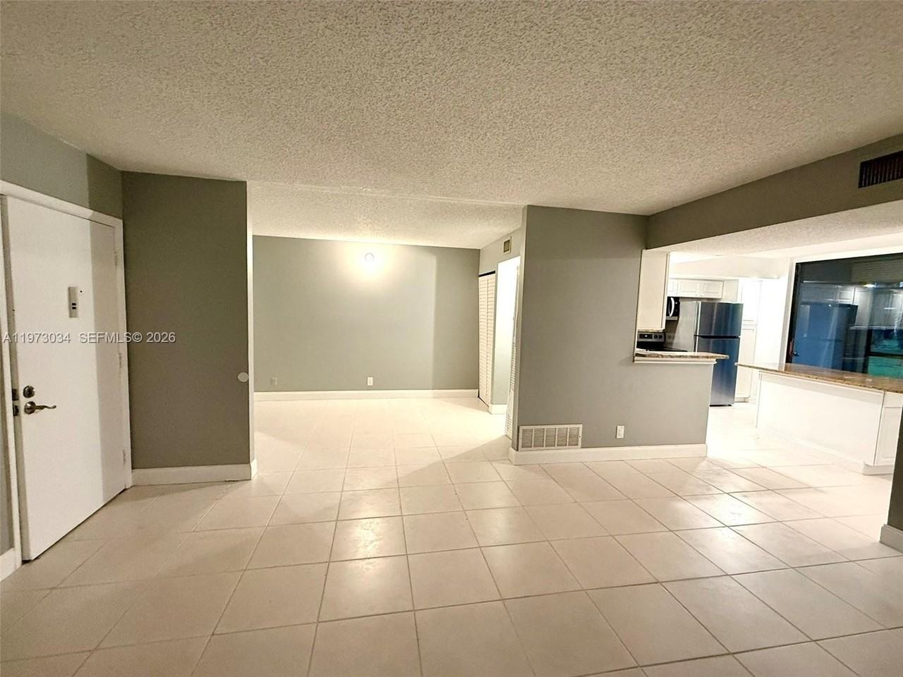 5220 Las Verdes Cir #114 - Photo 3 of 24