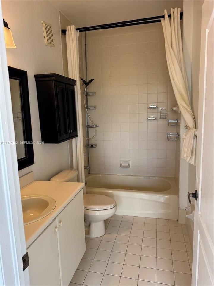 17660 Nw 73rd Ave #206-3 - Photo 7 of 14