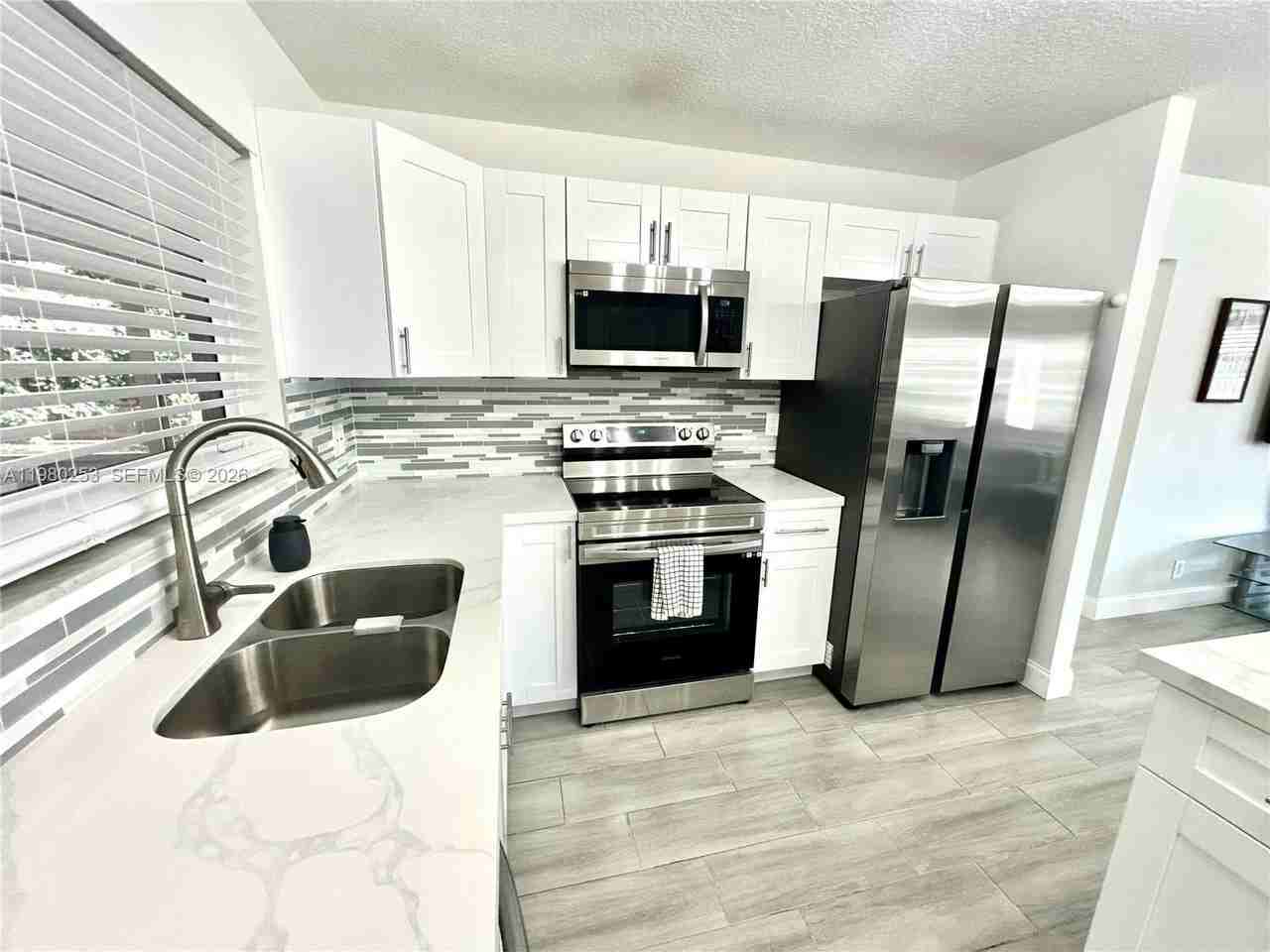 3511 Quentin Ave - Photo 4 of 29