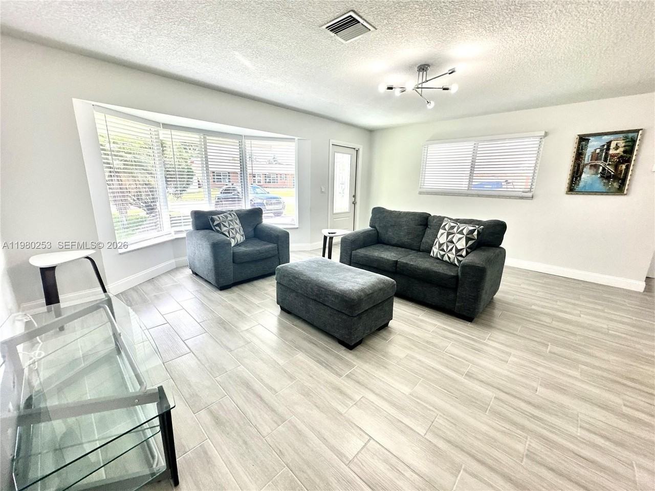 3511 Quentin Ave - Photo 5 of 29