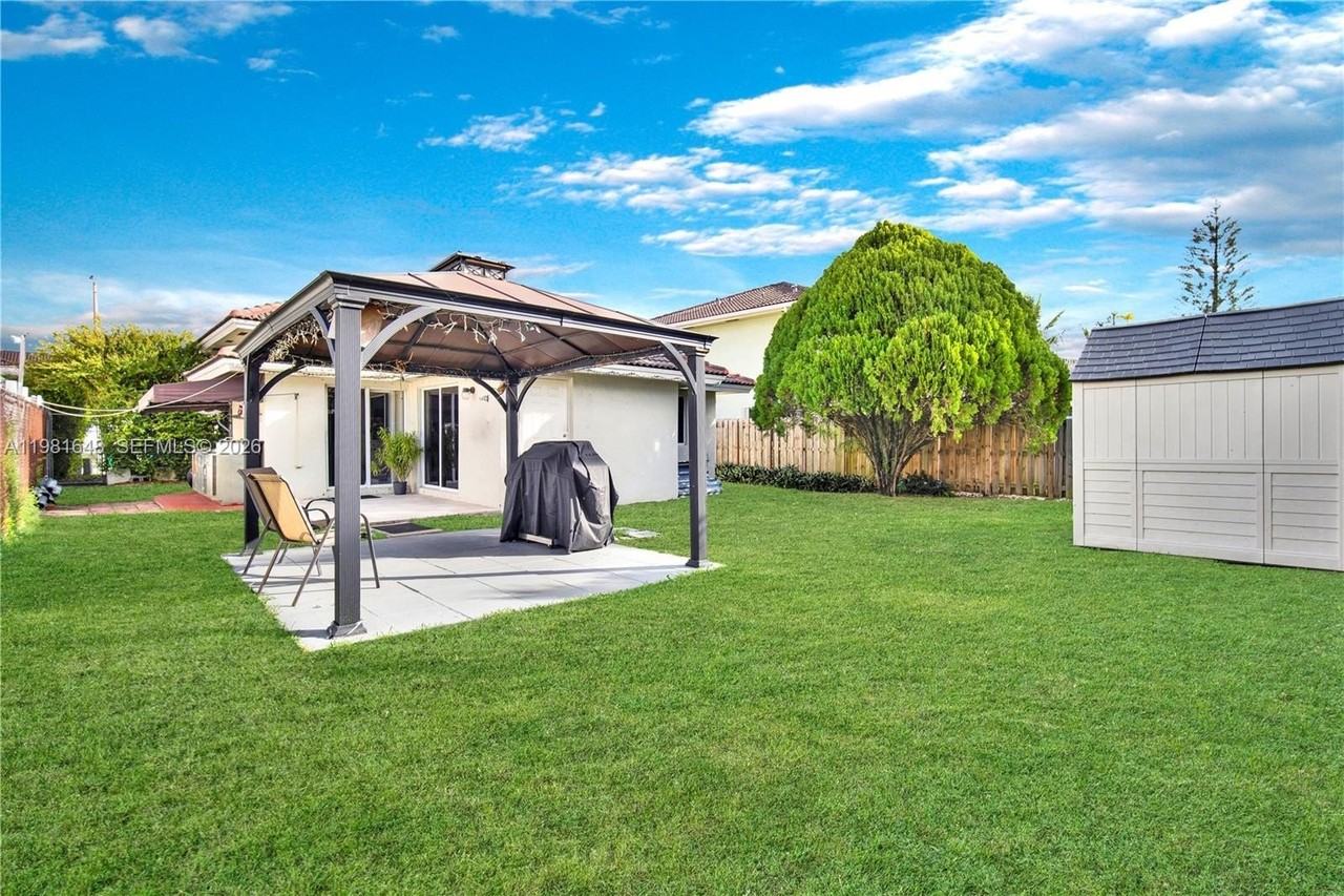 14138 Sw 164th Ter - Photo 2 of 22