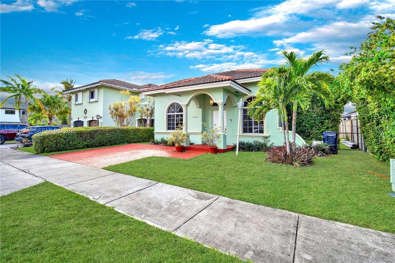 14138 Sw 164th Ter - Photo 5 of 22