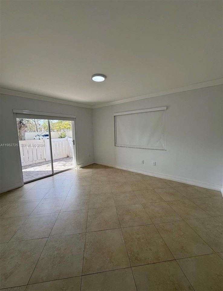 18870 Nw 57th Ave #101 - Photo 7 of 22