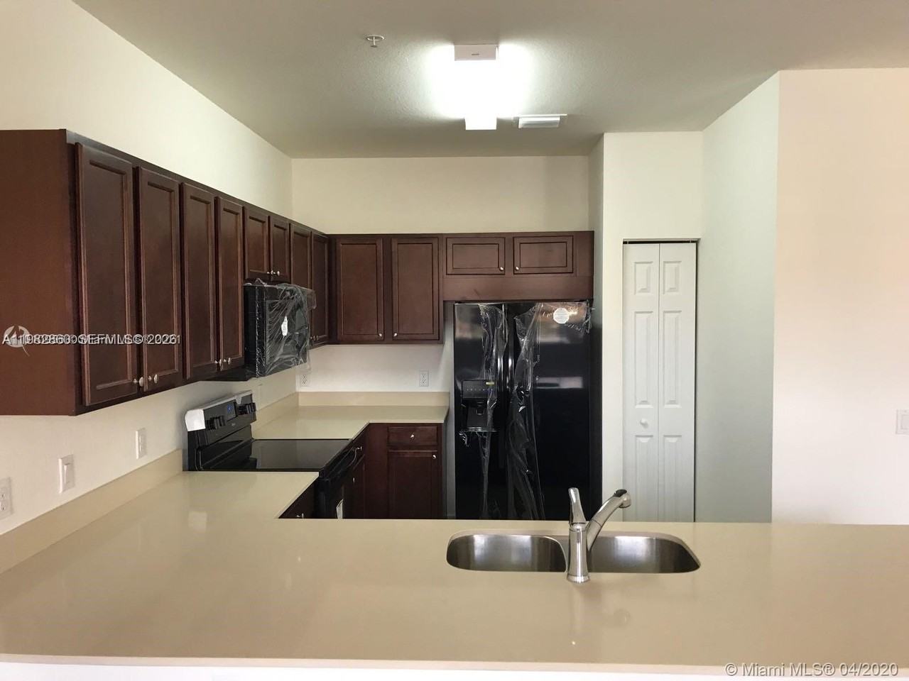 230 Nw 109th Ave #111 - Photo 3 of 14