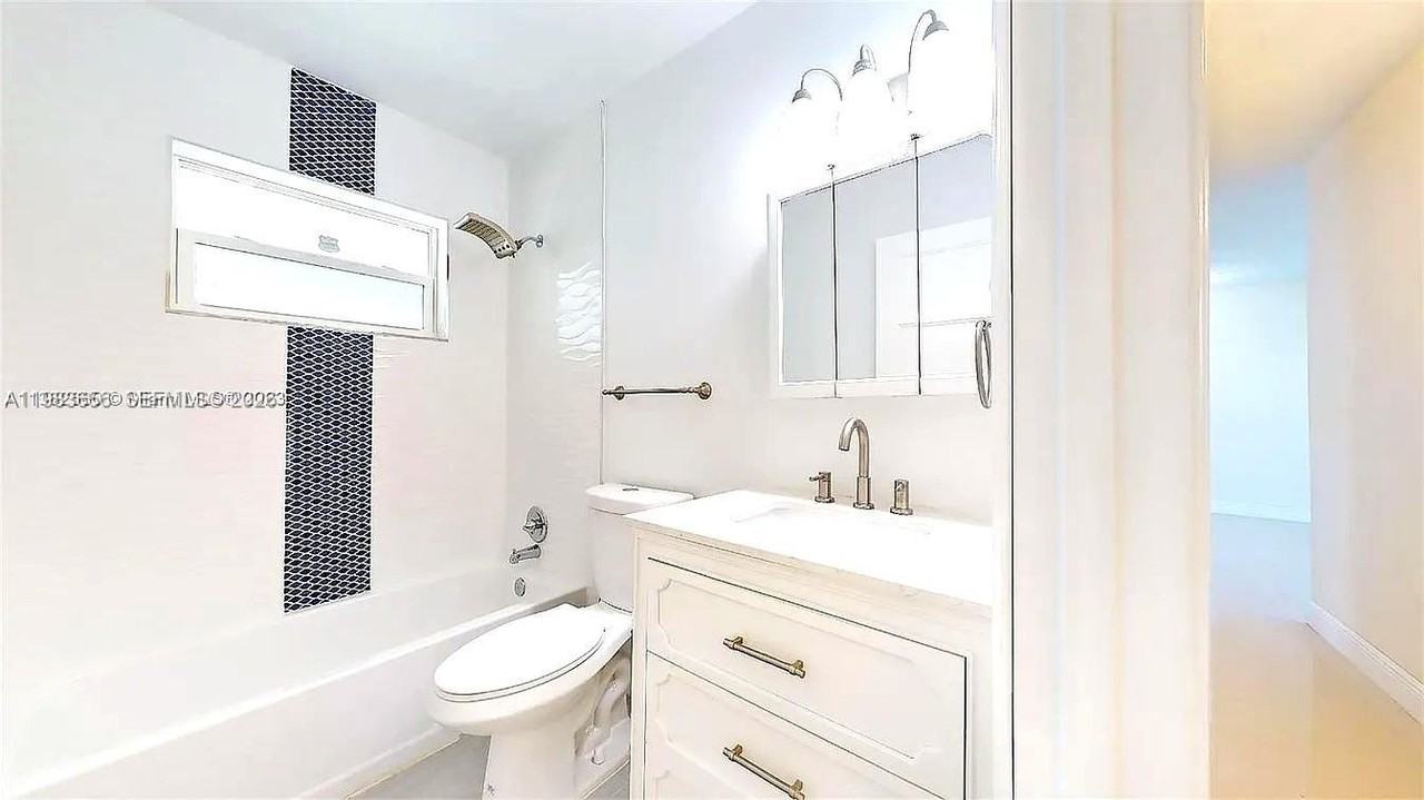 22220 Sw 112th Ave - Photo 3 of 8