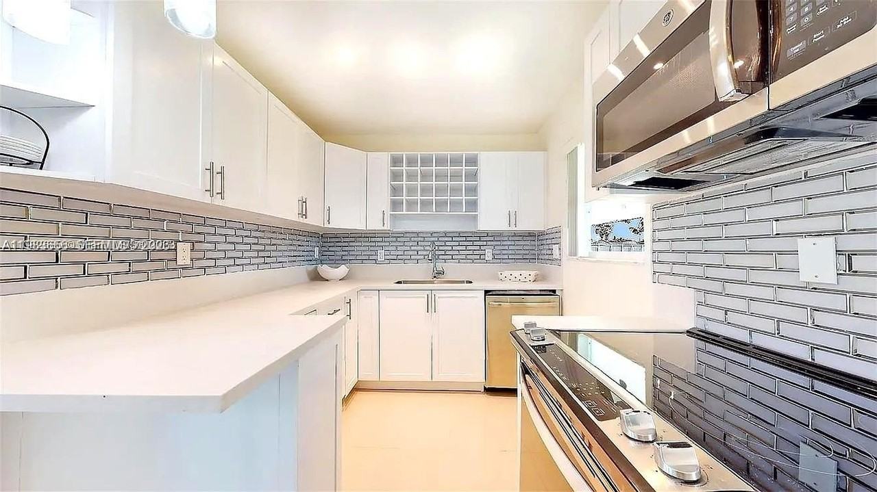 22220 Sw 112th Ave - Photo 5 of 8