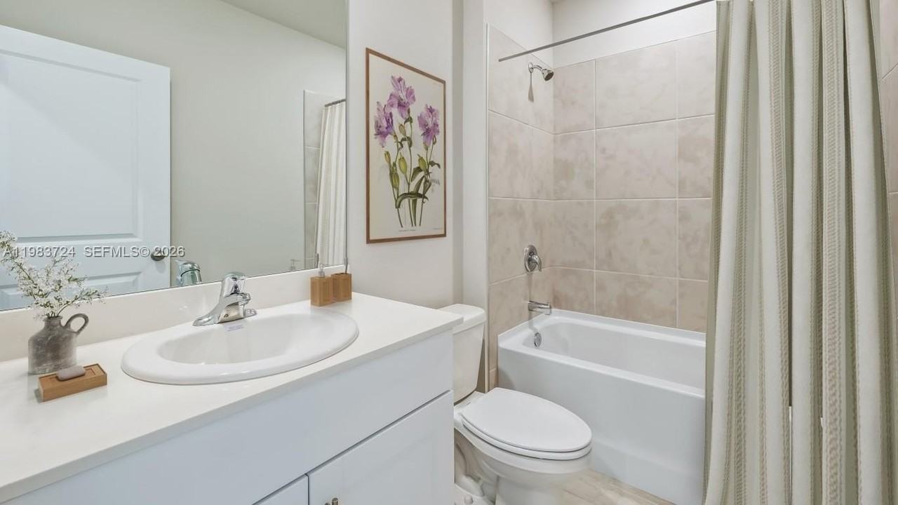 1626 Embers Pkwy W - Photo 5 of 14