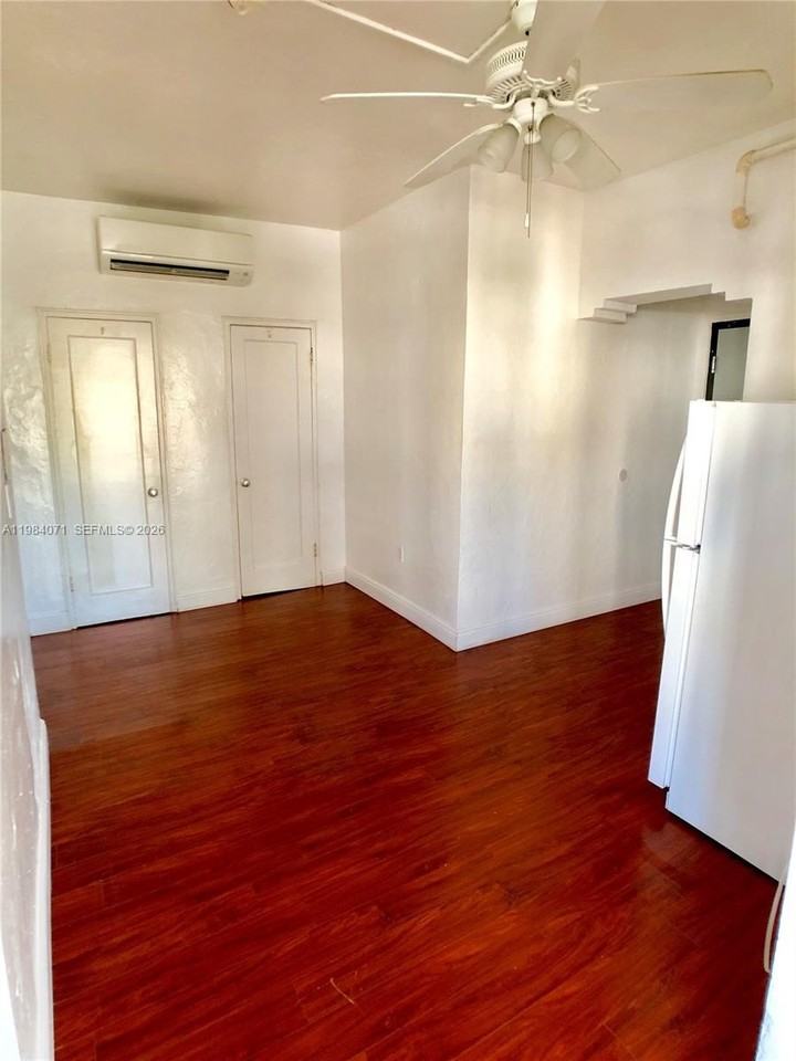 901 Collins Ave #201 - Photo 6 of 13