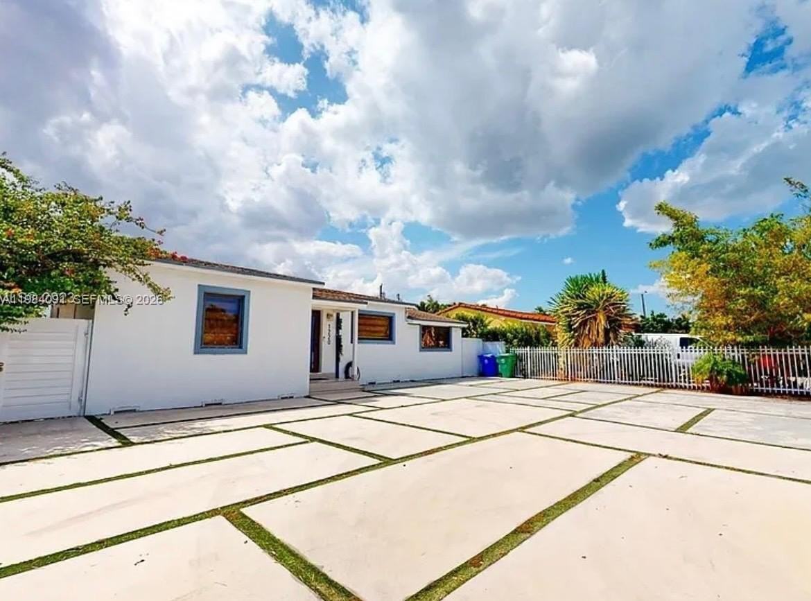 1220 Nw 37th Ave #0 - Photo 6 of 20