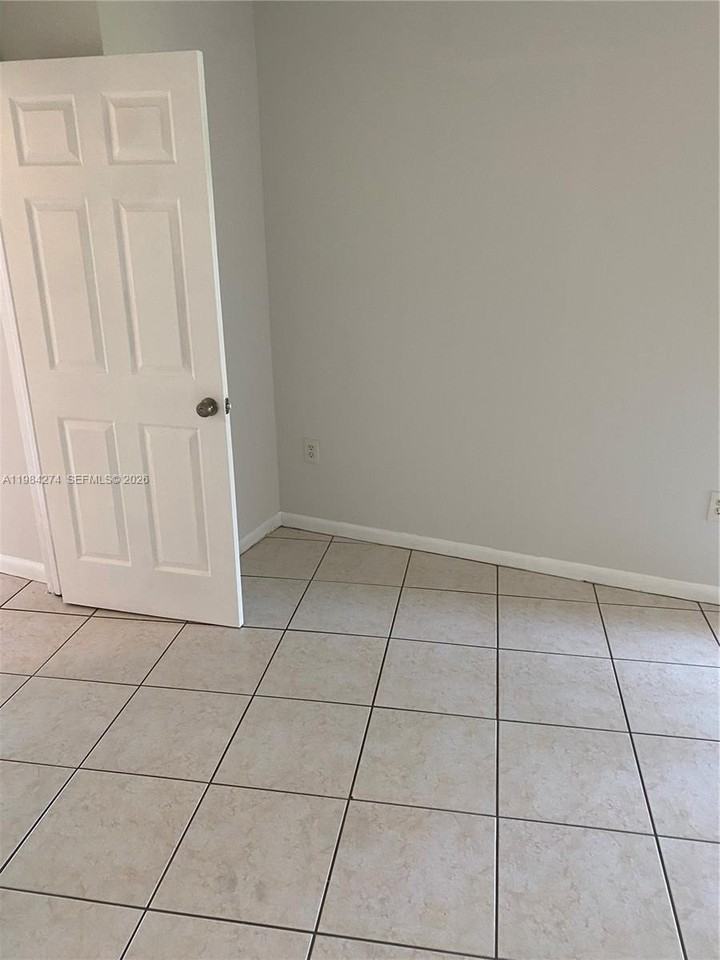 7035 Nw 186th St #D305 - Photo 3 of 16