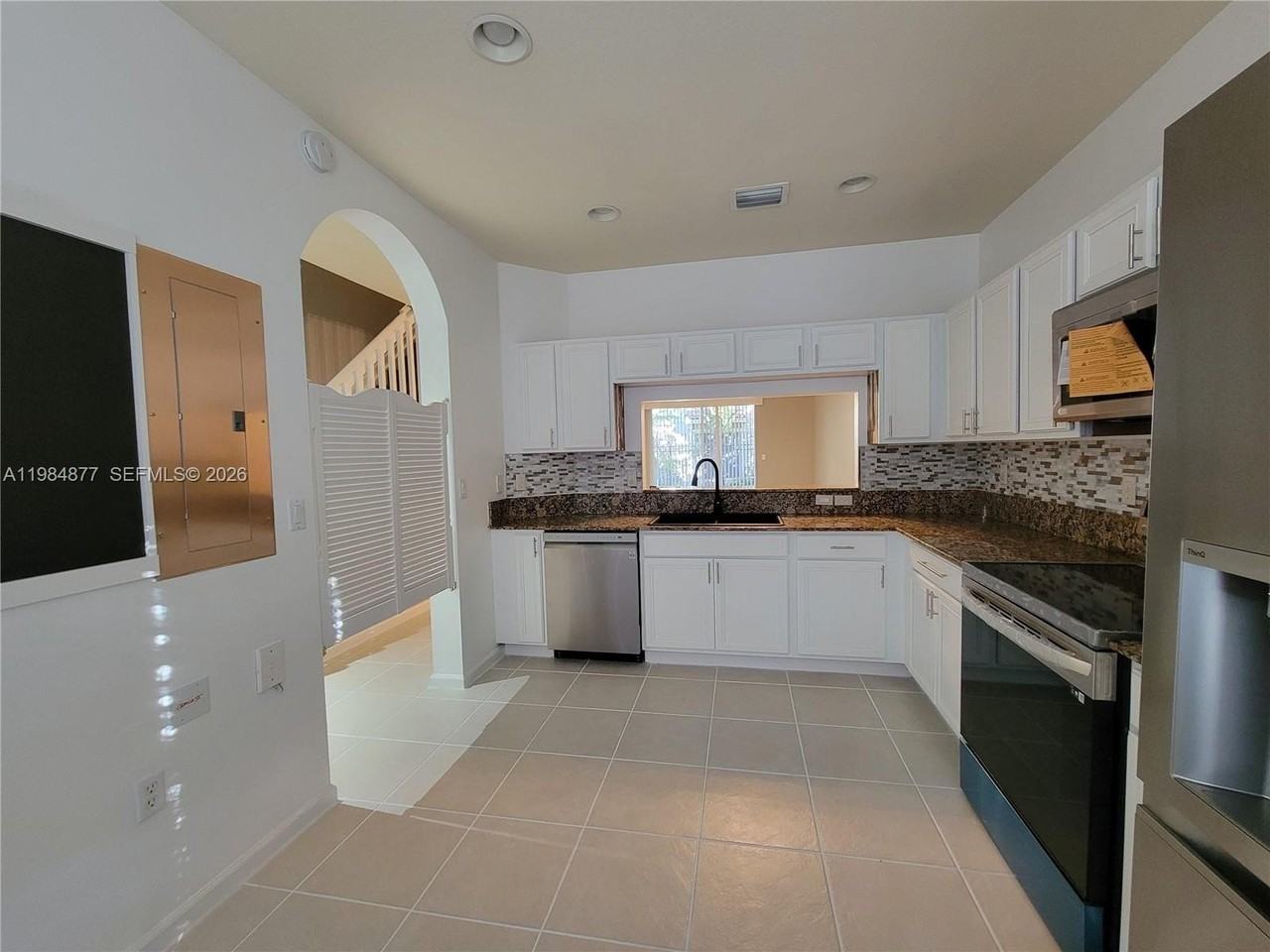 2761 Sw 82nd Ave #102 - Photo 7 of 17