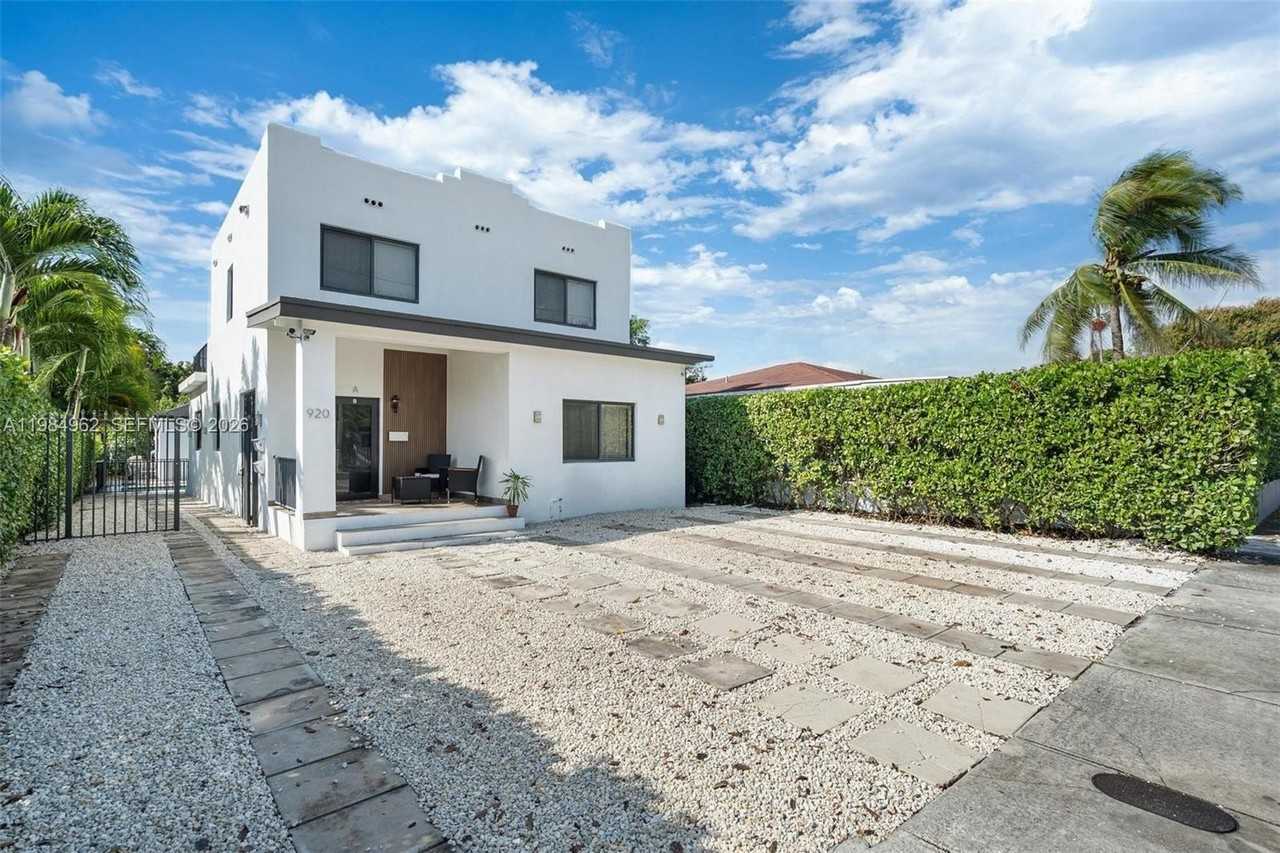 920 Sw 9th St - Photo 4 of 37