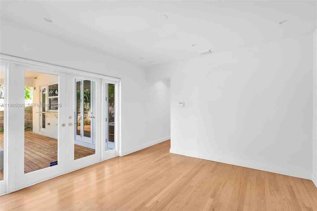 776 Ne 74th St #0 - Photo 5 of 40