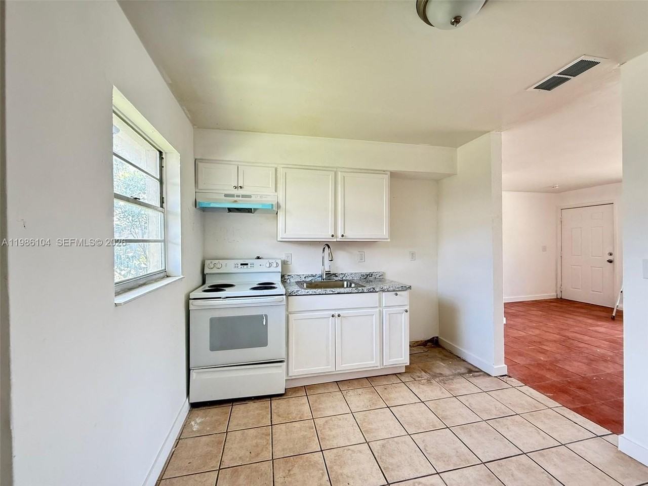 1703 Palm Dr #A - Photo 2 of 14