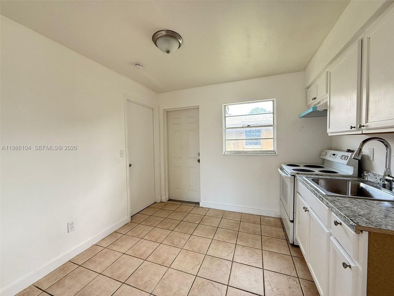 1703 Palm Dr #A - Photo 4 of 14
