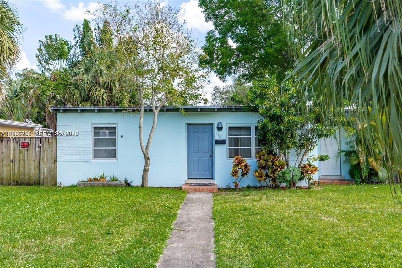 1716 Sw 12th Ct - Photo 2 of 29