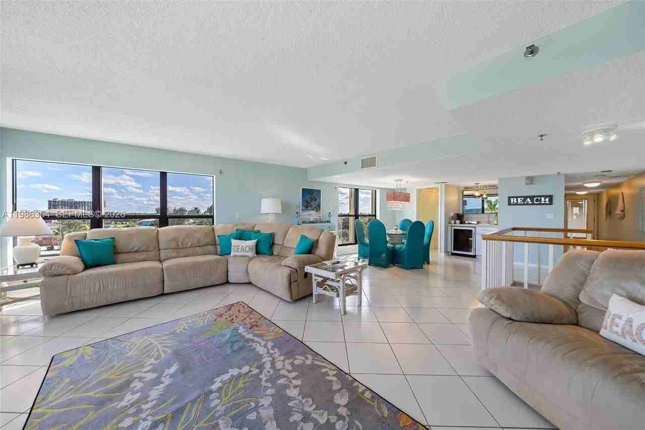 355 E Ocean Dr #401 - Photo 5 of 26