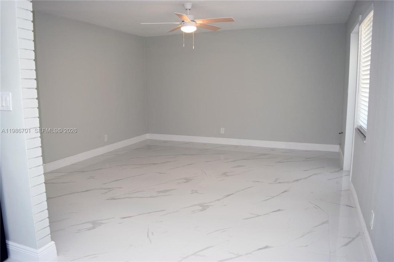 622 Ne 6th St #2 - Photo 4 of 29
