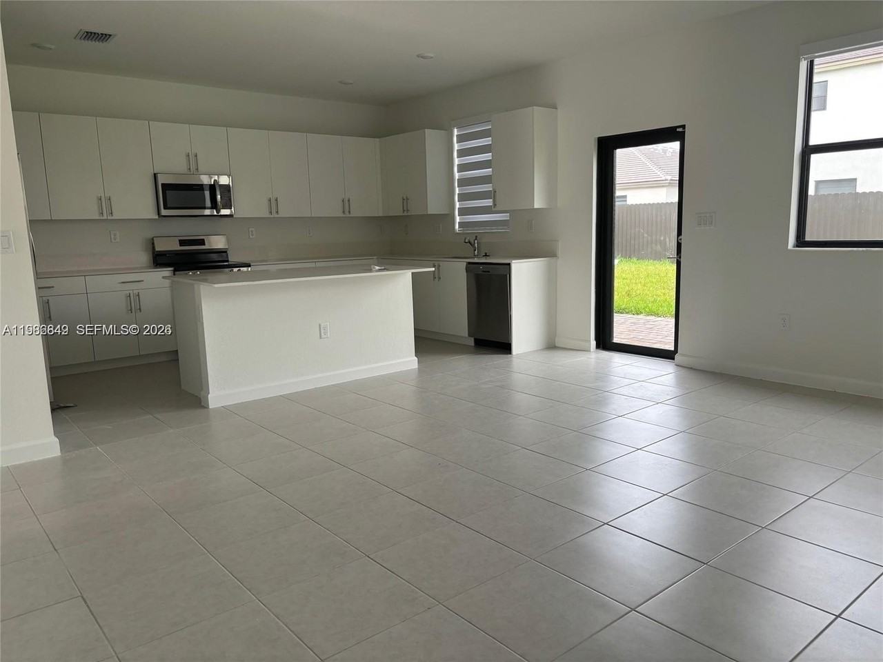 23339 Sw 133rd Ave - Photo 7 of 8