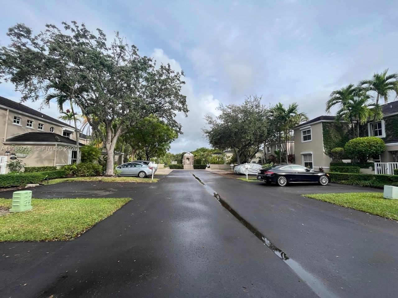 5570 Sw 70th Pl S #5570 - Photo 2 of 13