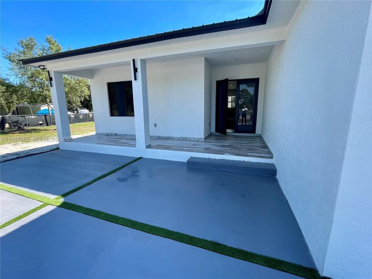 435 N Quebrada St - Photo 5 of 50