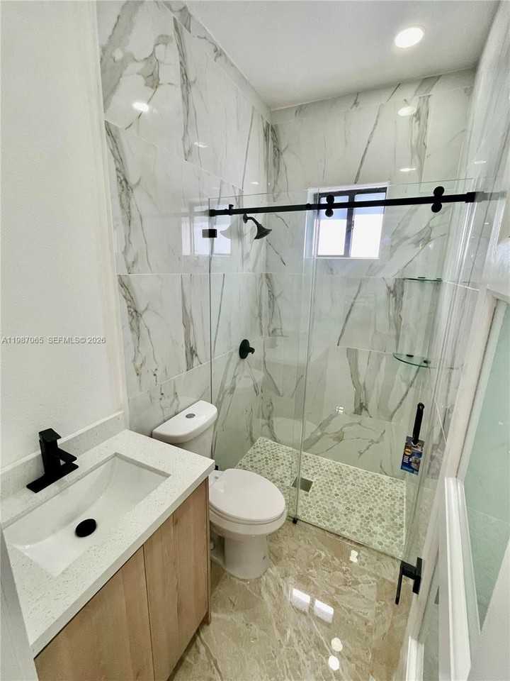 435 N Quebrada St - Photo 7 of 50