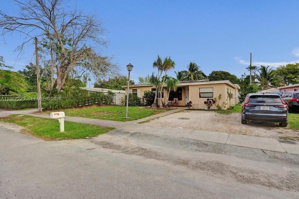 3500 Sw 37th St #A - Photo 3 of 18