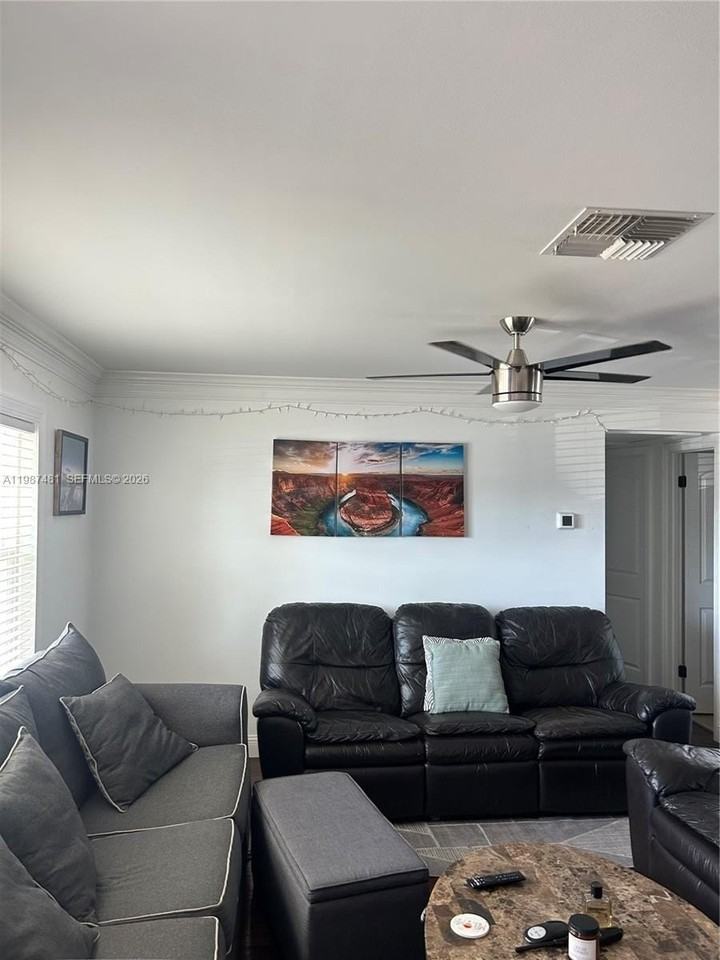 9995 54th Ave N - Photo 2 of 7