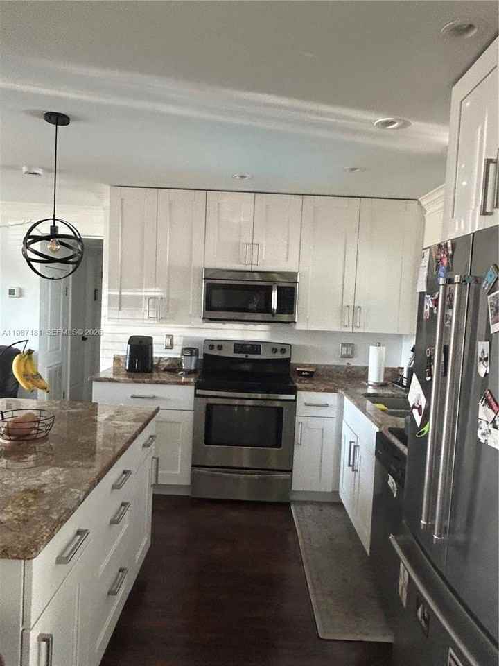 9995 54th Ave N - Photo 4 of 7