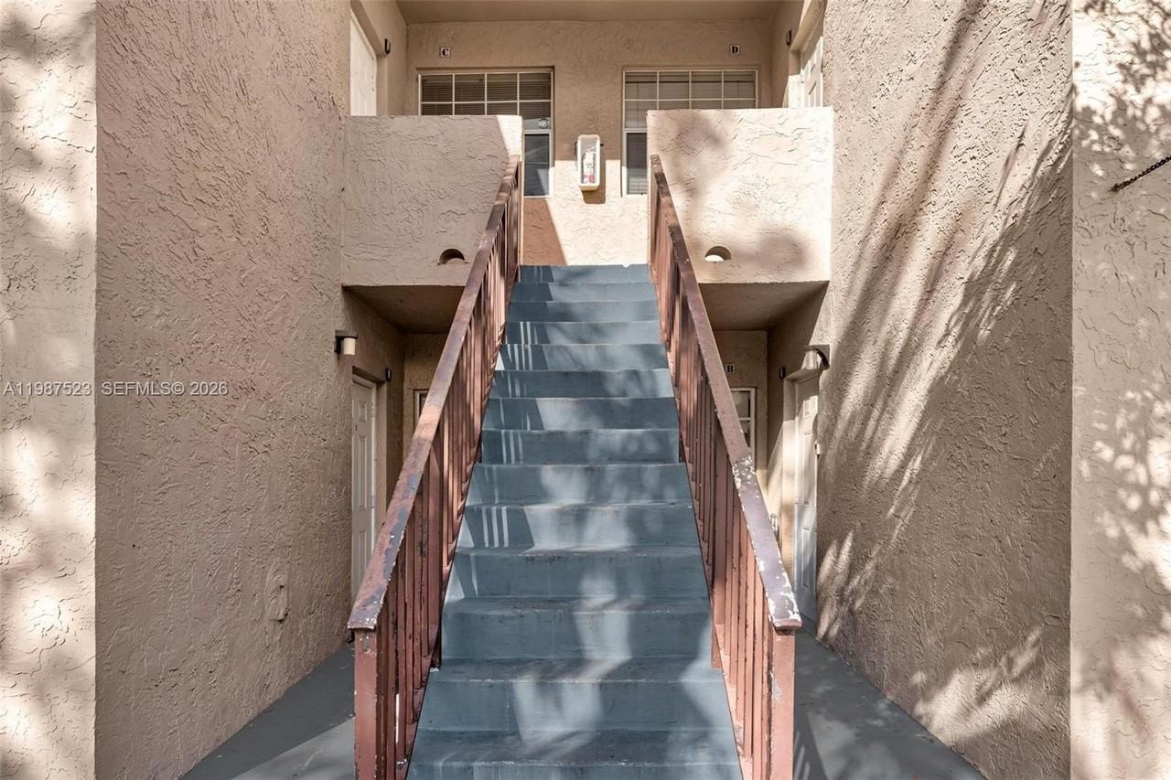 1701 Nw 96th Ter #1C - Photo 4 of 50