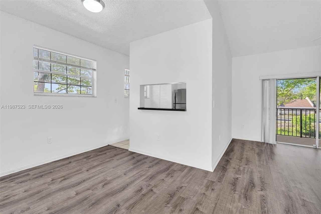 1701 Nw 96th Ter #1C - Photo 7 of 50