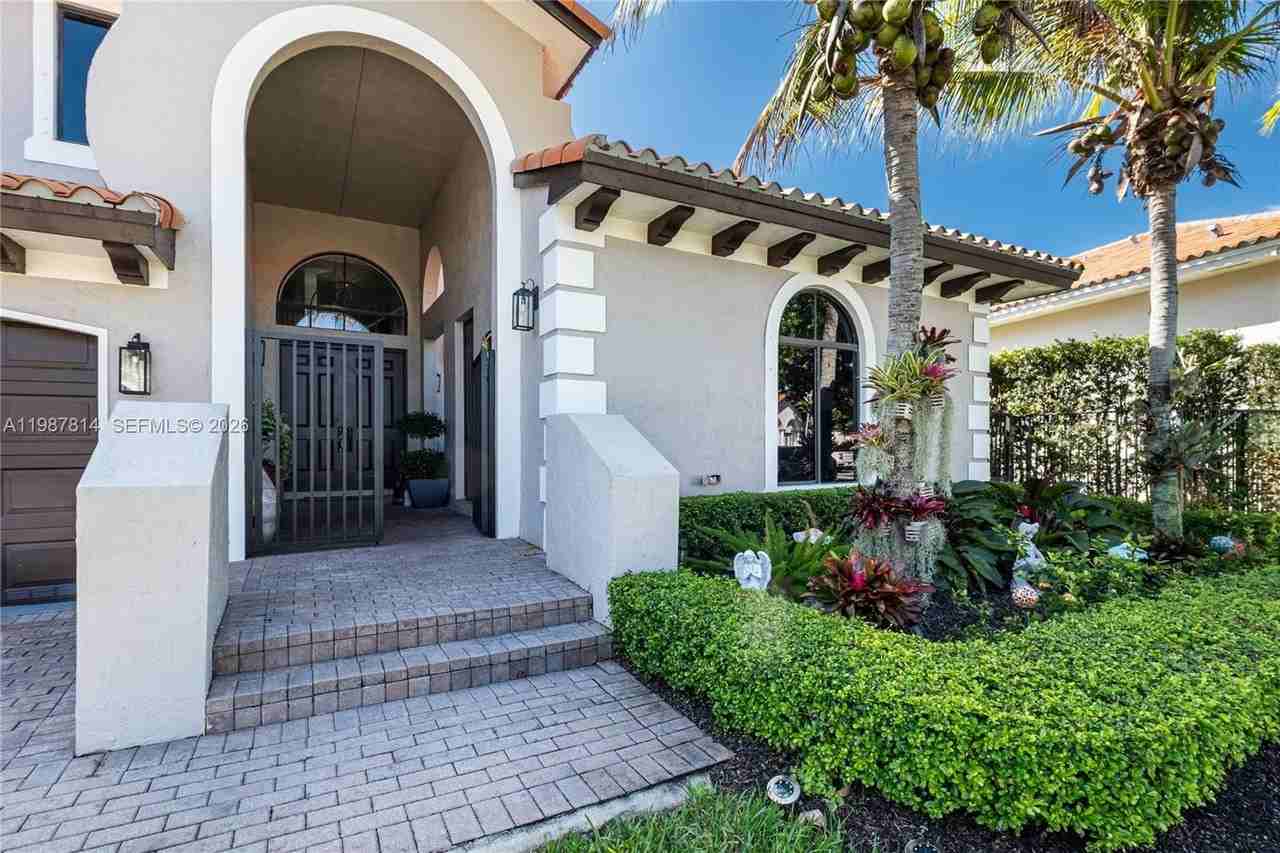 7726 Sw 193rd Ln #7726 - Photo 3 of 42