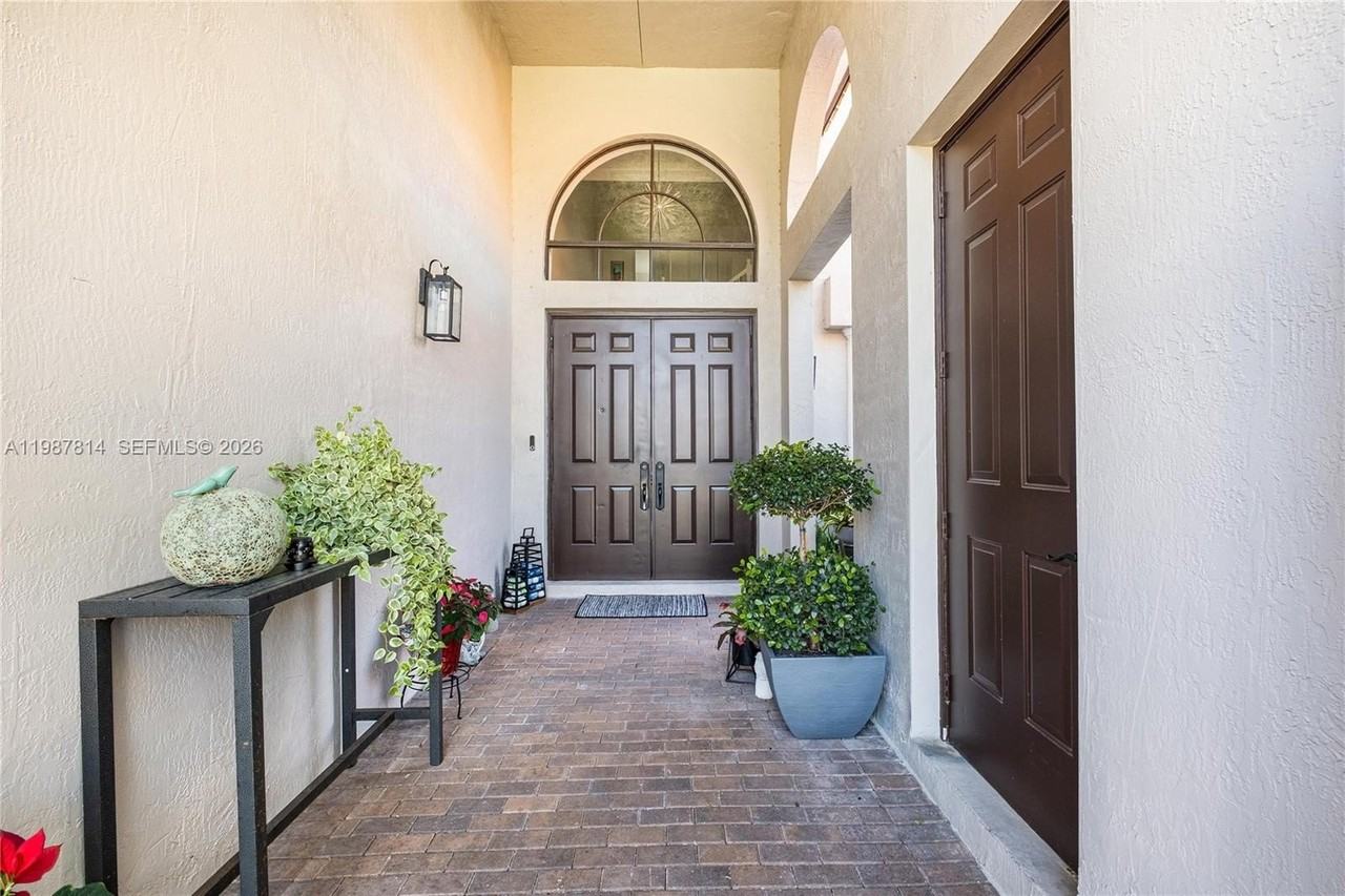 7726 Sw 193rd Ln #7726 - Photo 4 of 42