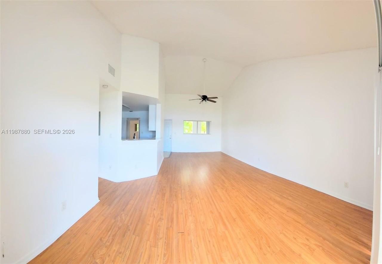 3445 Nw 44th St #204 - Photo 4 of 20