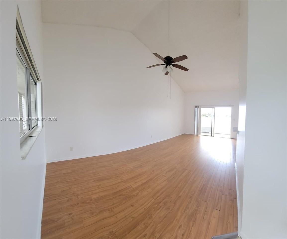 3445 Nw 44th St #204 - Photo 5 of 20