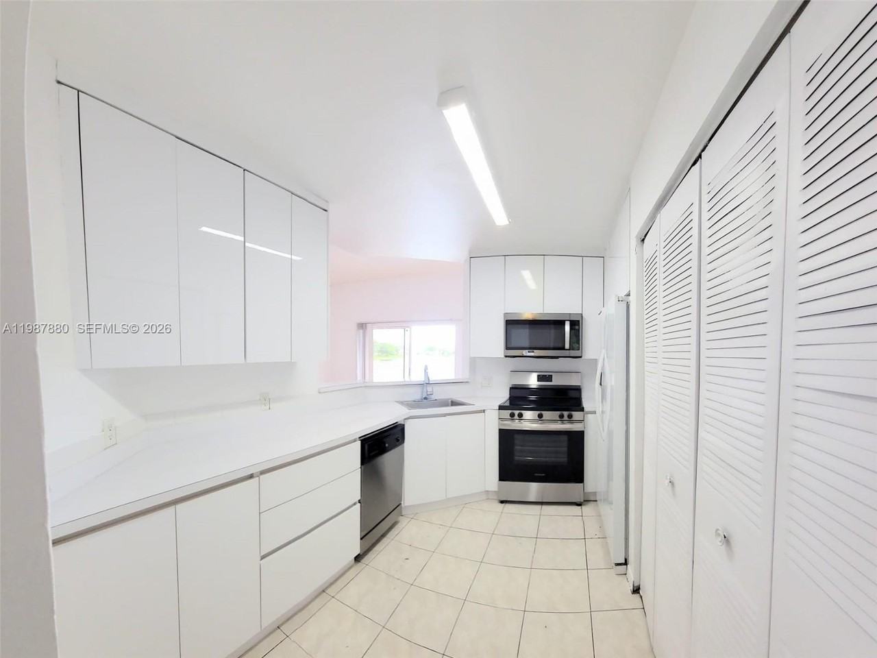 3445 Nw 44th St #204 - Photo 7 of 20