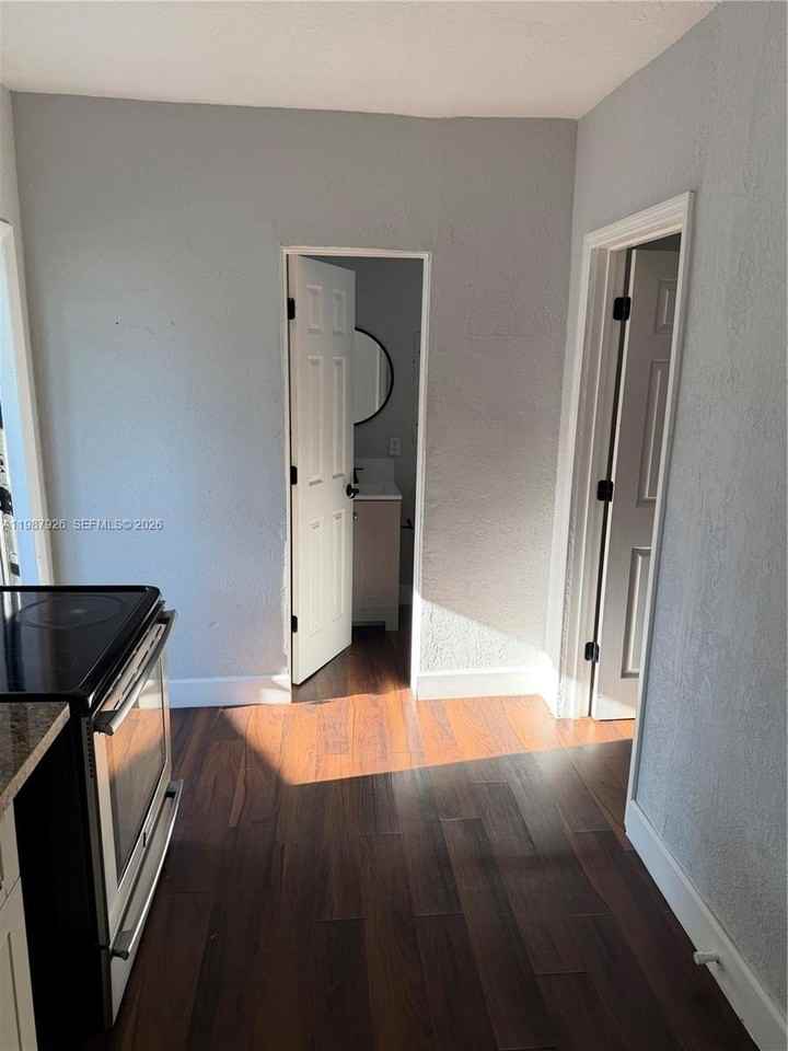 217 E 48th St #2 - Photo 7 of 20