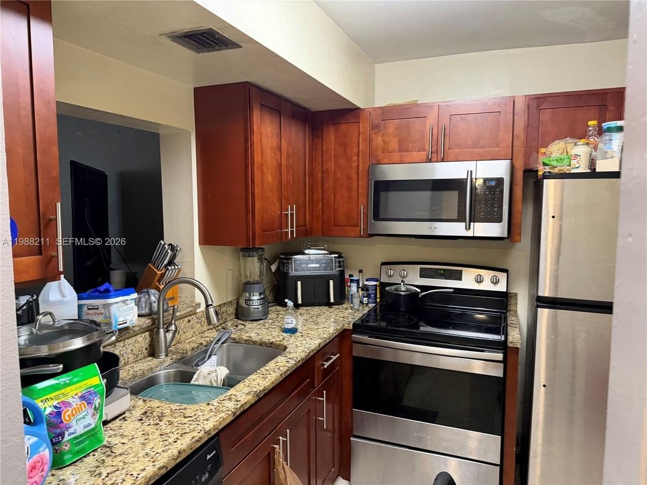 3610 Nw 21st St #304 - Photo 2 of 4