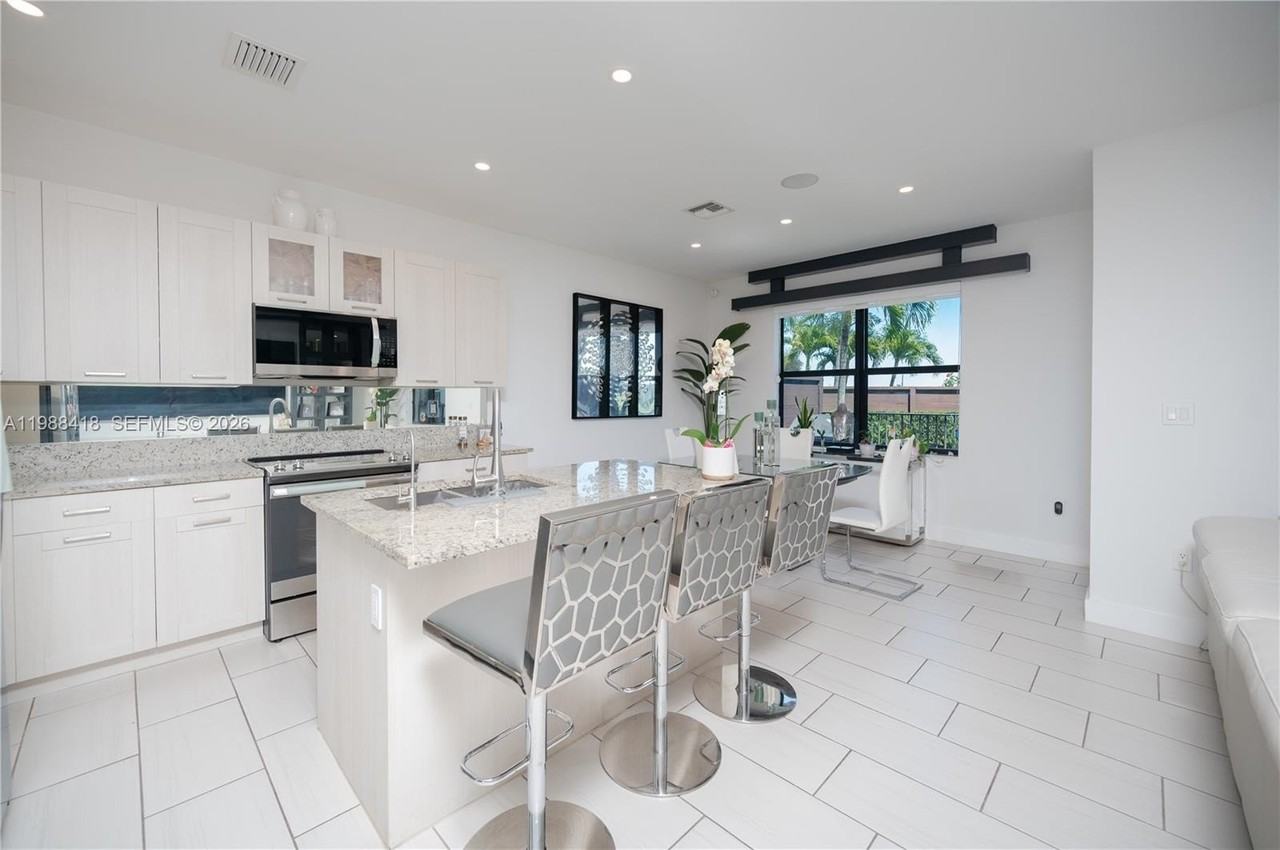 15785 Nw 91st Ct - Photo 2 of 37