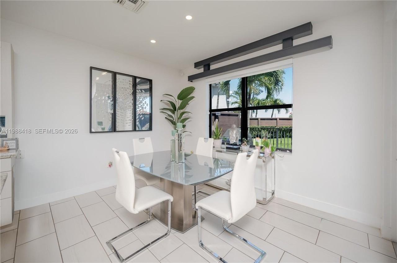 15785 Nw 91st Ct - Photo 3 of 37