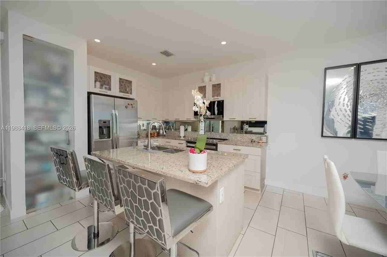 15785 Nw 91st Ct - Photo 4 of 37