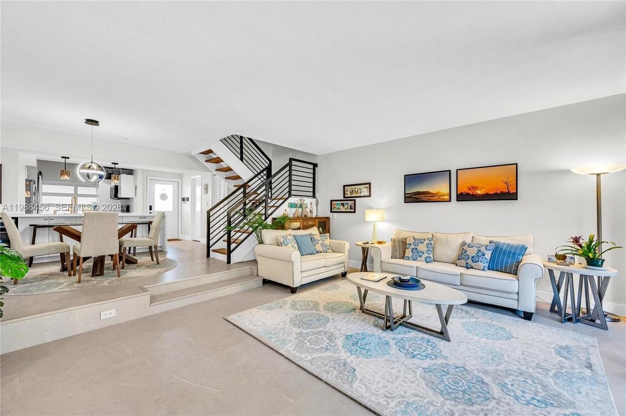 7018 Sw 53rd Ln - Photo 2 of 47